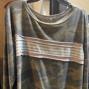 Maurices Long sleeve camo shirt